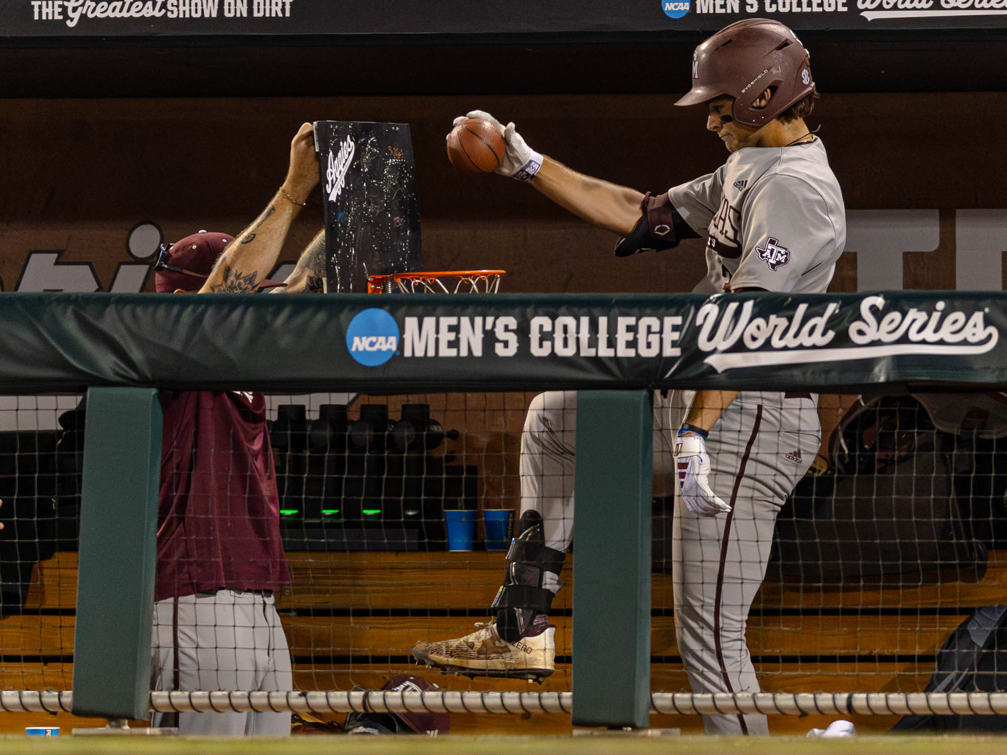 GALLERY: Baseball vs. Tennessee (NCAA Men's College World Series)