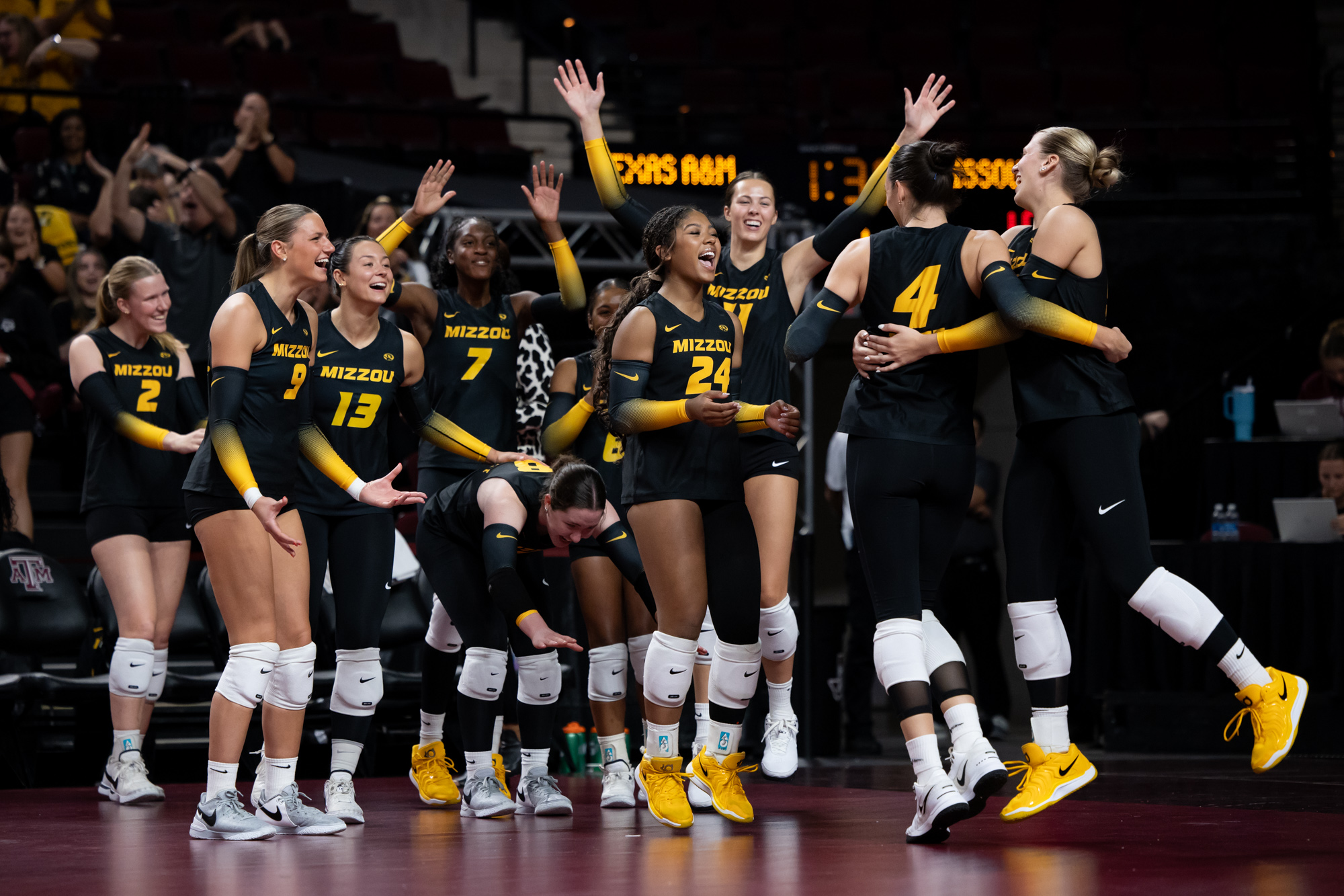 GALLERY: Volleyball vs. Mizzou