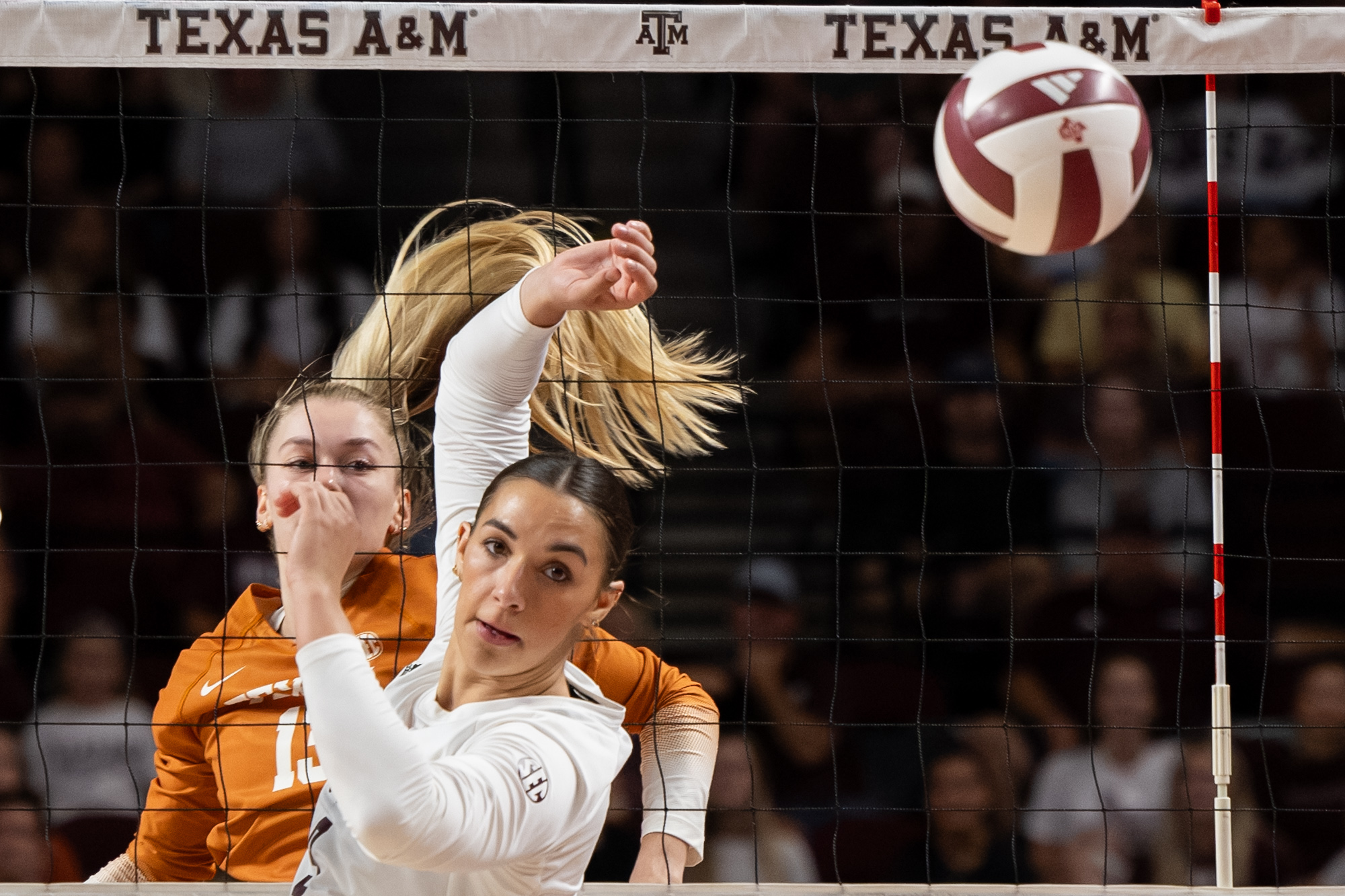 GALLERY: Volleyball vs. Texas