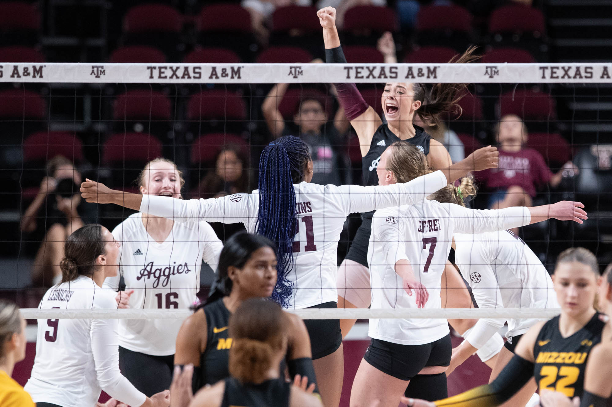 GALLERY: Volleyball vs. Missouri