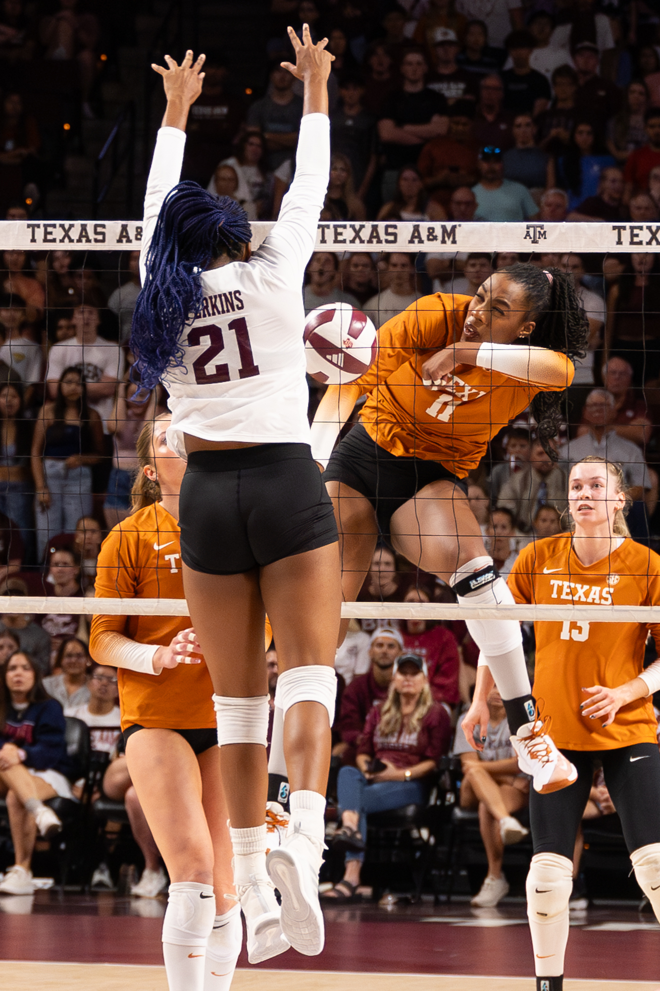 GALLERY: Volleyball vs. Texas