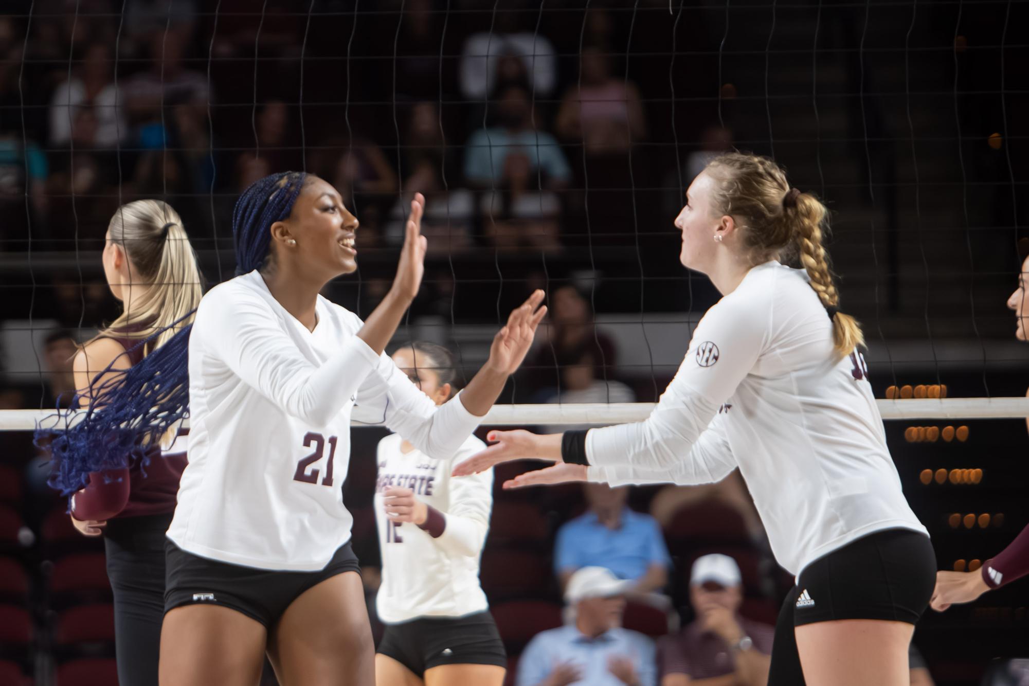 GALLERY: Volleyball vs. Texas State