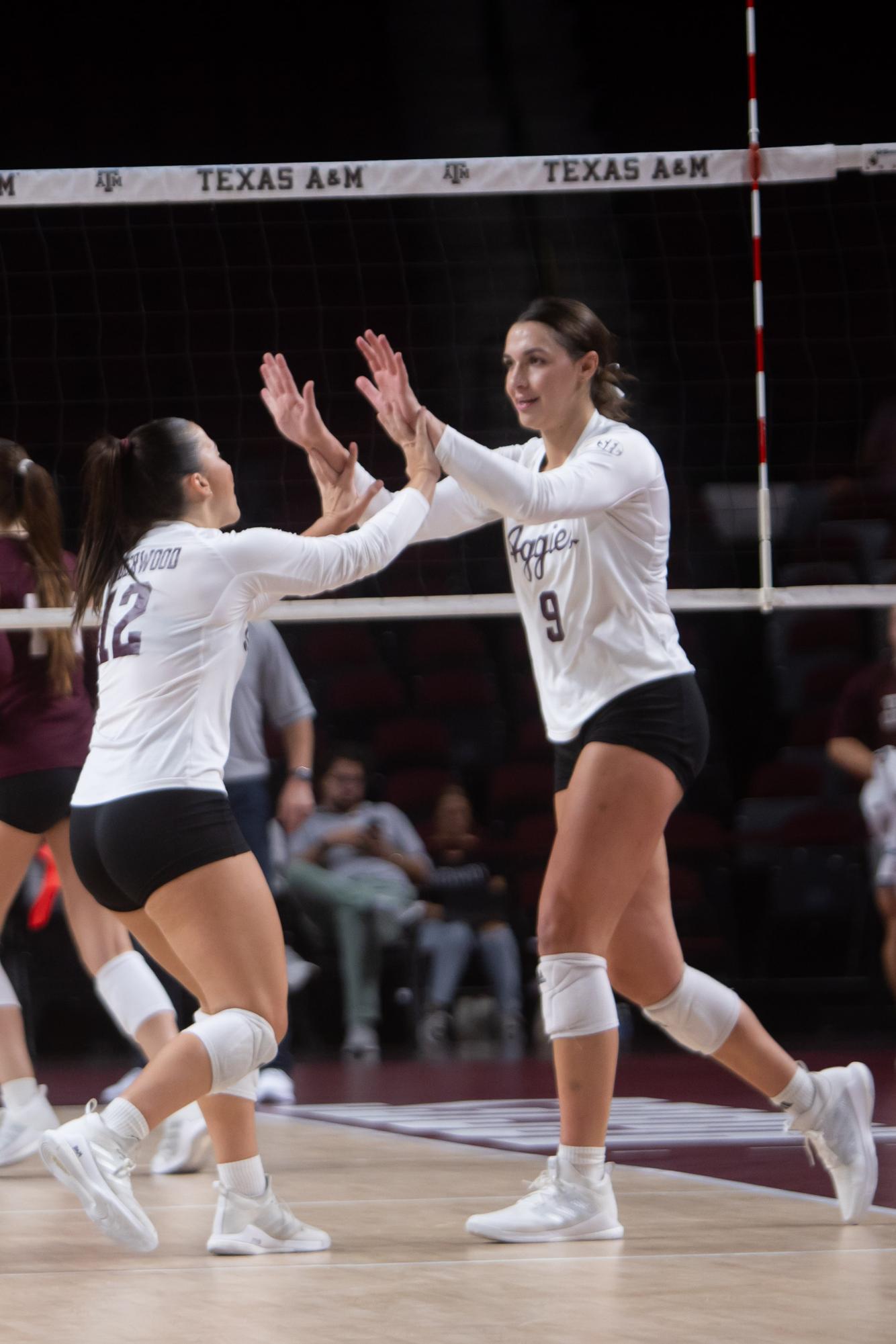 GALLERY: Volleyball vs. Texas State