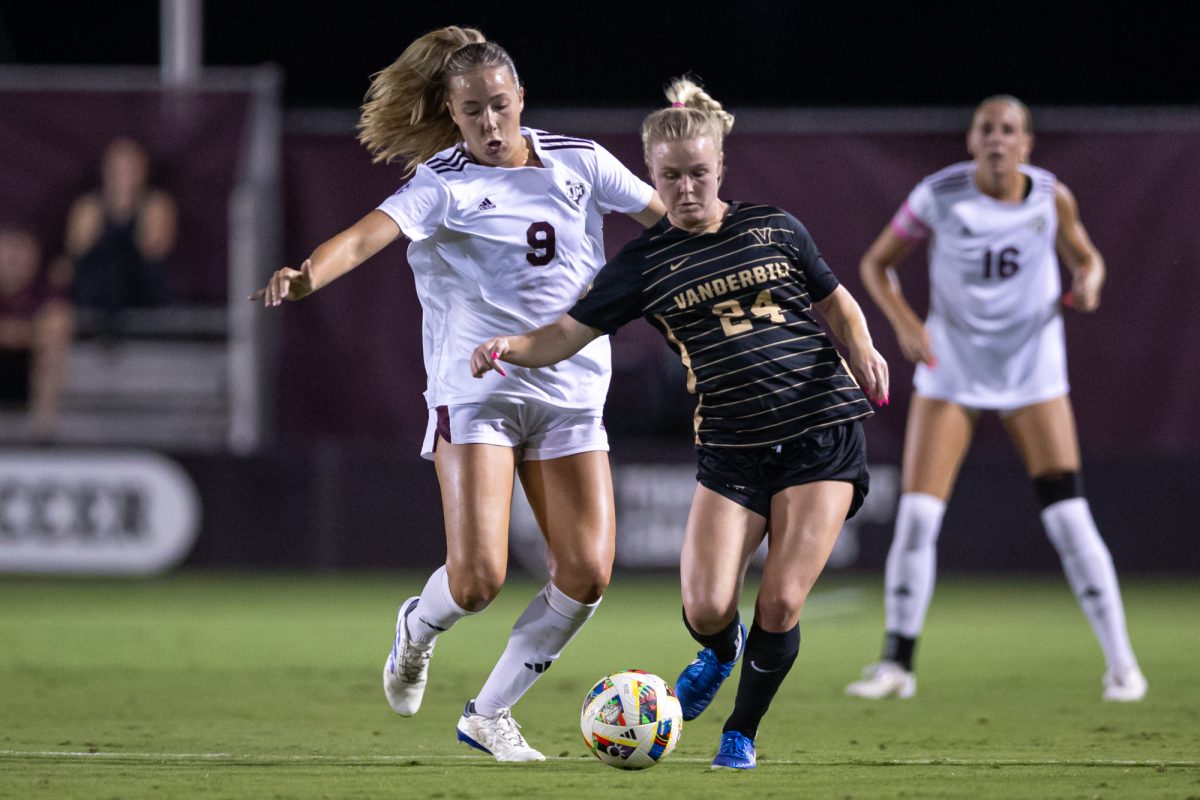 Texas A&amp;M midfielder Taylor Pounds (9) dribbles the ballduring Texas A&amp;M’s game against Vanderbilt at Ellis Field on Thursday, Oct. 10, 2024. (Chris Swann/The Battalion)