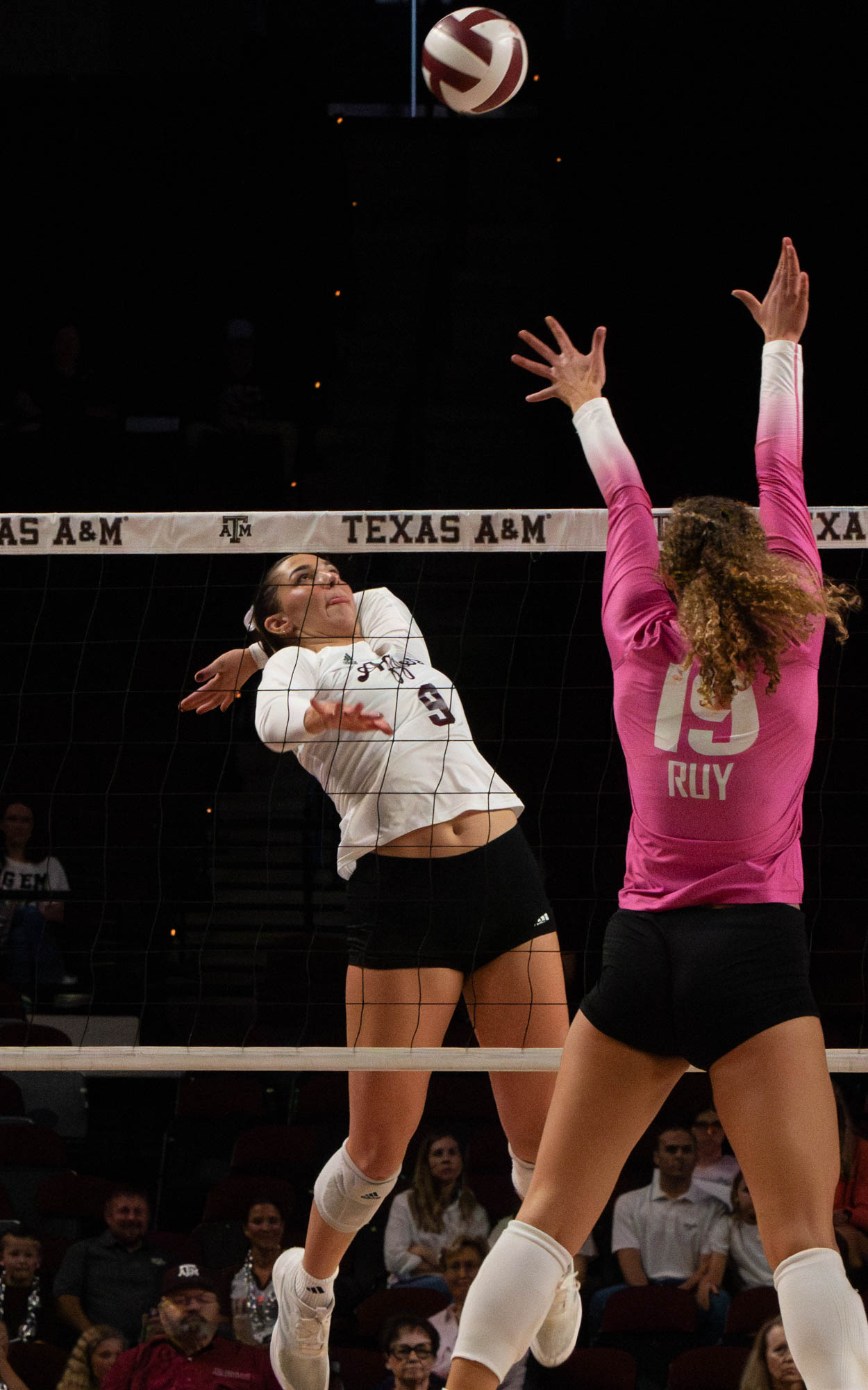 GALLERY: Volleyball vs. Arkansas