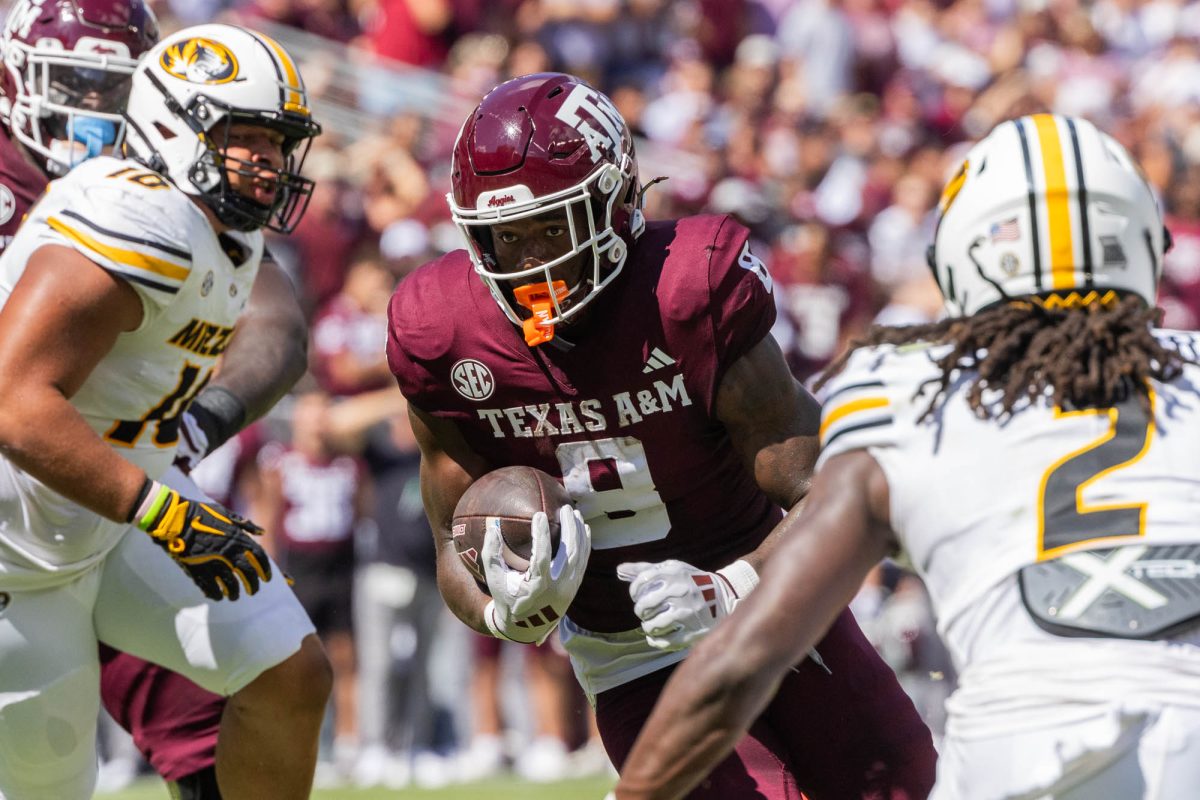 Texas A&M Aggies running back Le'Veon Moss (8) turns upfield during Texas A&M’s game against Missouri at Kyle Field Saturday, Oct. 5, 2024. (Kelii Horvath/The Battalion)