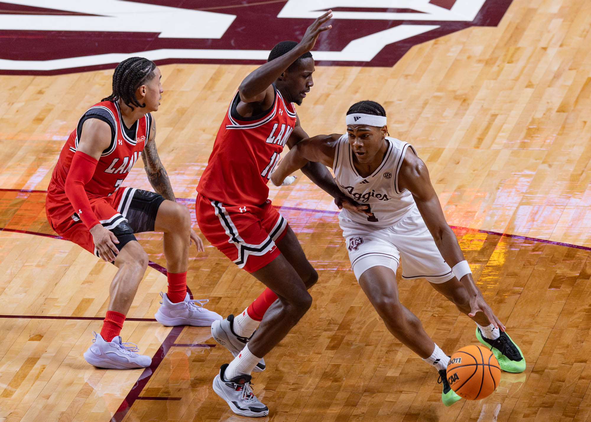 GALLERY: Men's Basketball vs Lamar