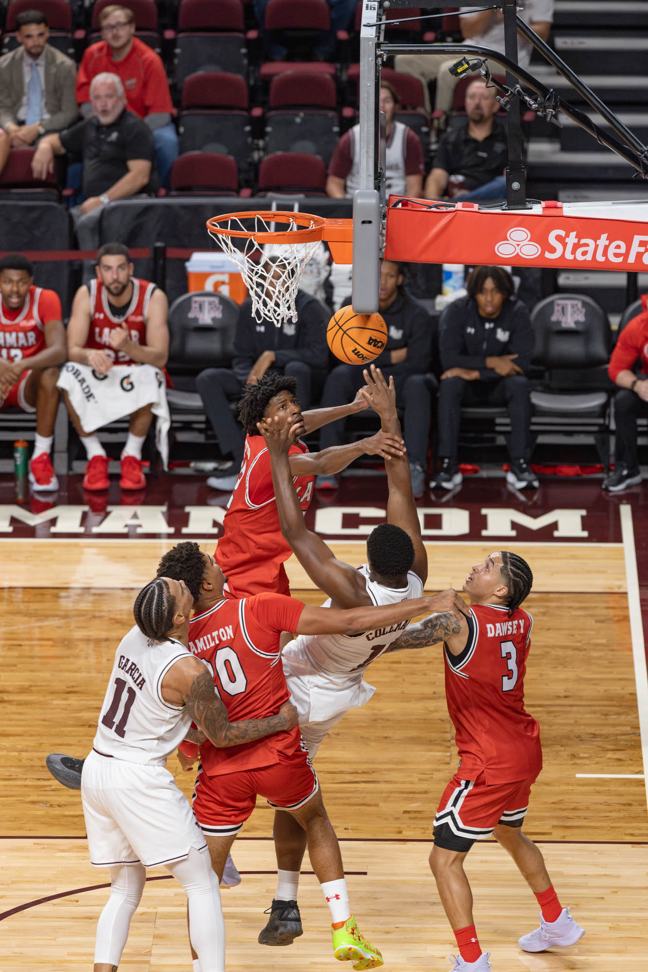 GALLERY: Men's Basketball vs Lamar