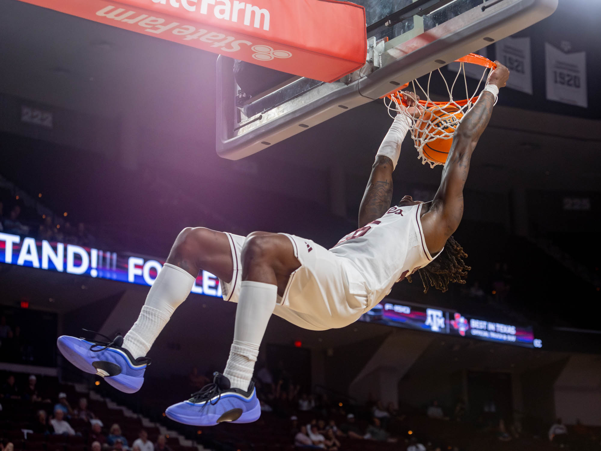 GALLERY: Men's Basketball vs. Lamar