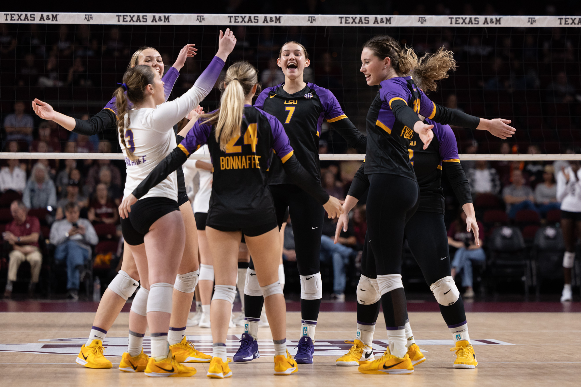 GALLERY: Volleyball vs. LSU