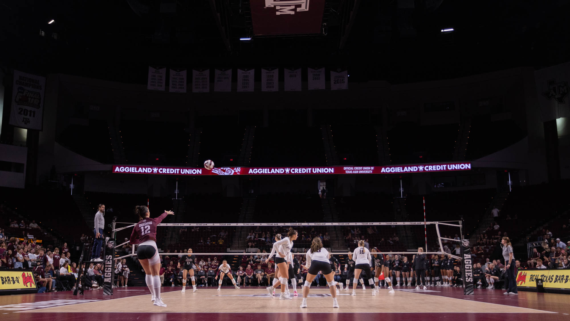 GALLERY: Volleyball vs. Mississippi State