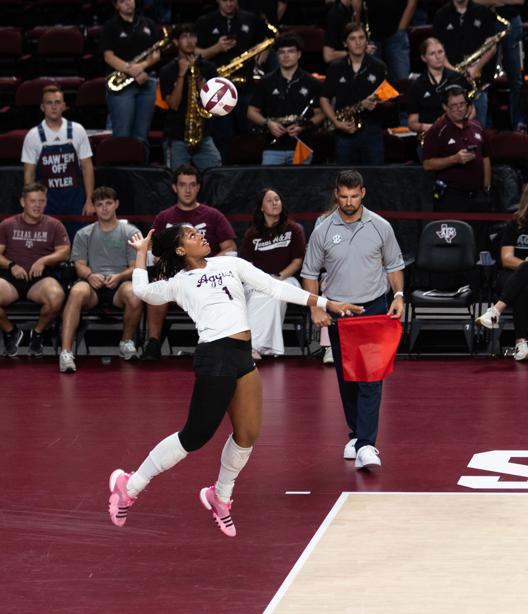 GALLERY: Volleyball vs. Mississippi State