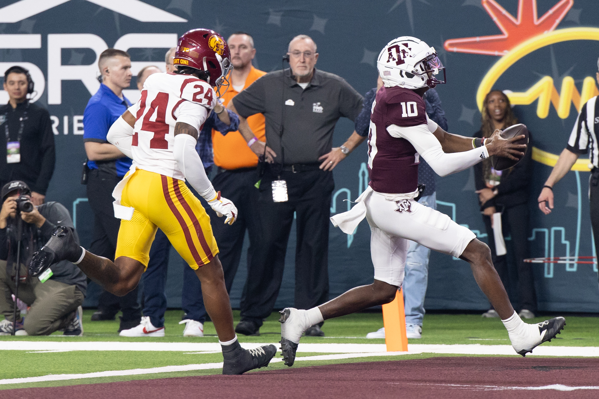 GALLERY: Football vs. USC (SRS Distribution Las Vegas Bowl)