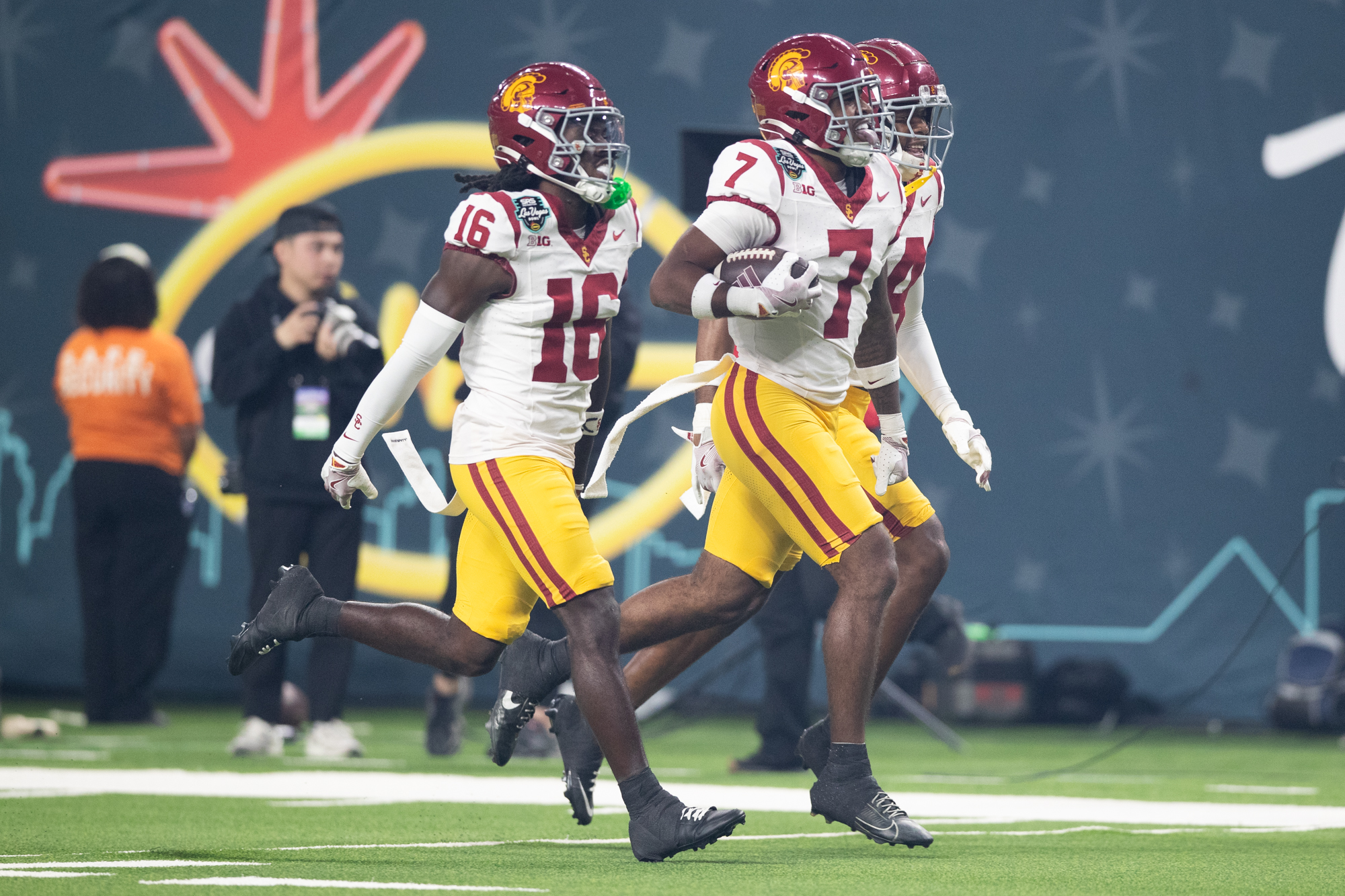 GALLERY: Football vs. USC (SRS Distribution Las Vegas Bowl)