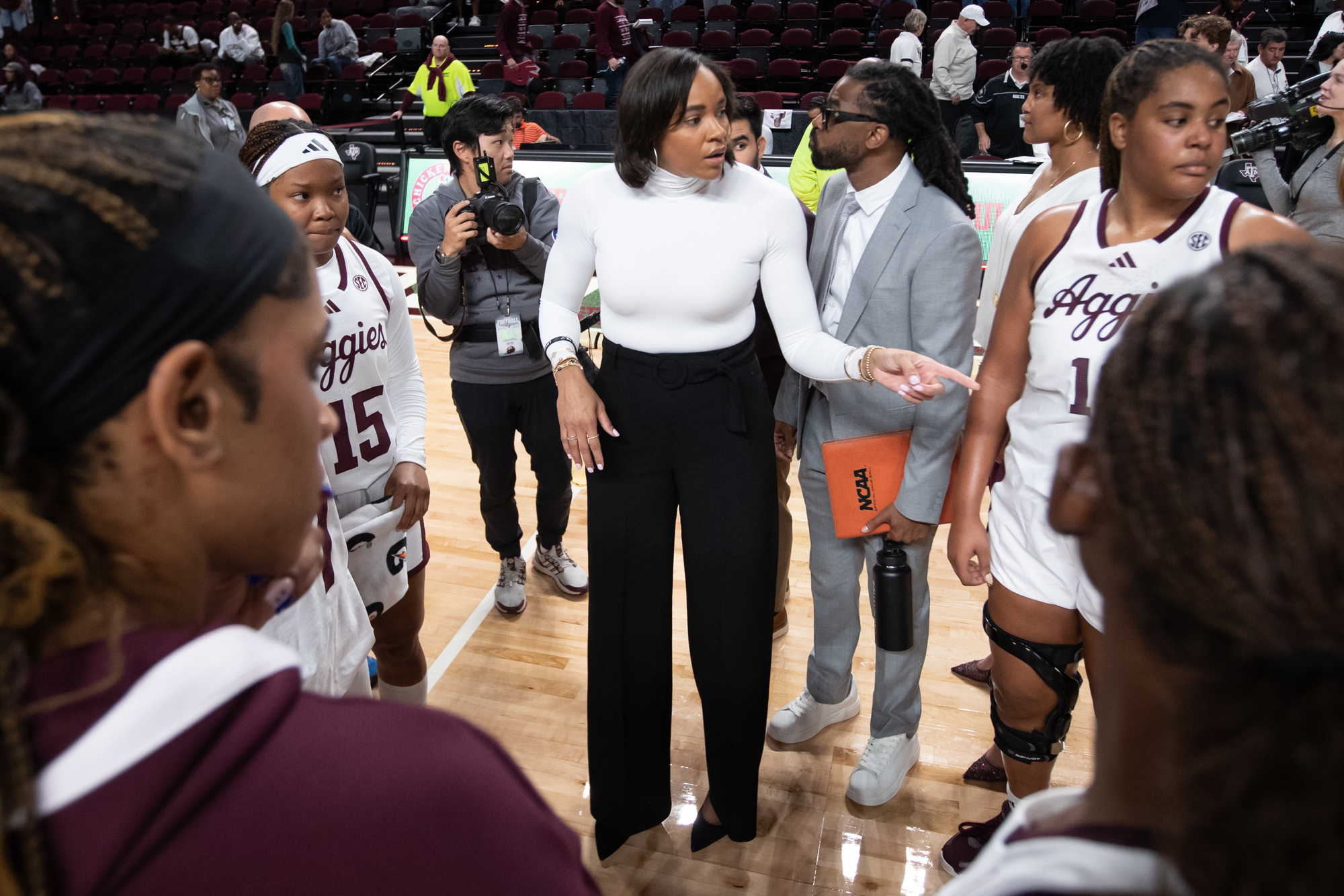 GALLERY: Women's Basketball vs. Syracuse