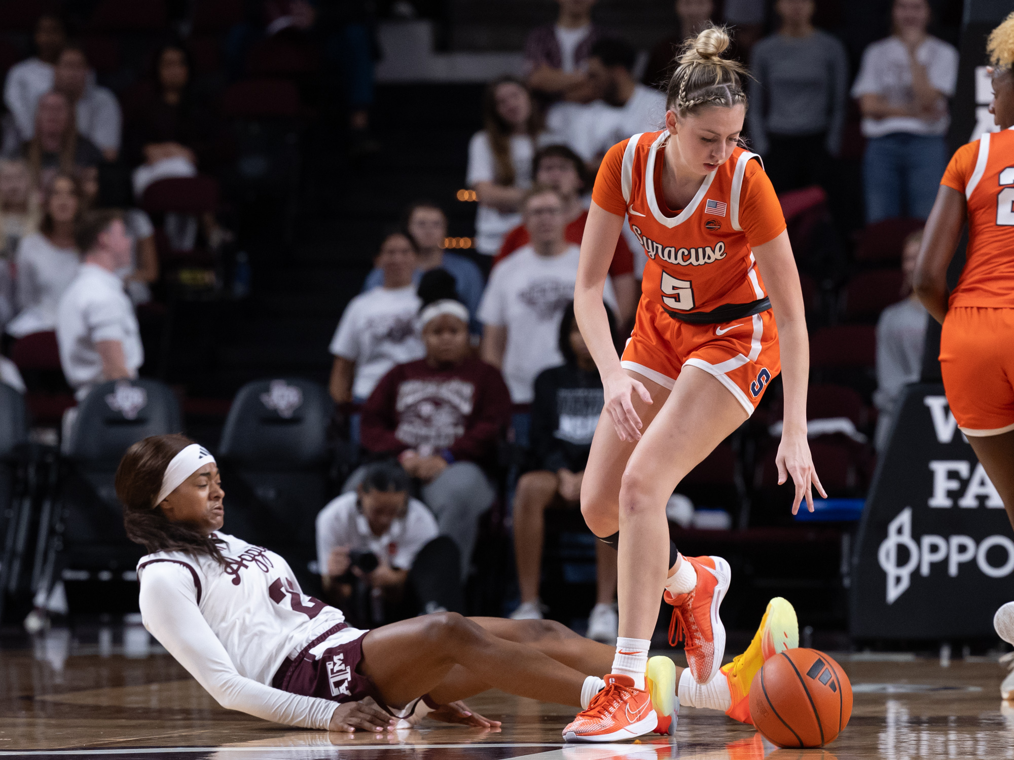 GALLERY: Women's Basketball vs. Syracuse