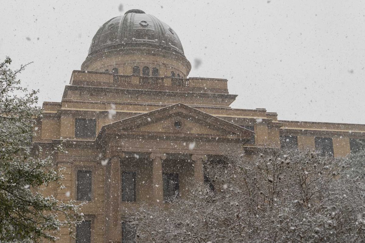 Snow in front of the Academic Building. 