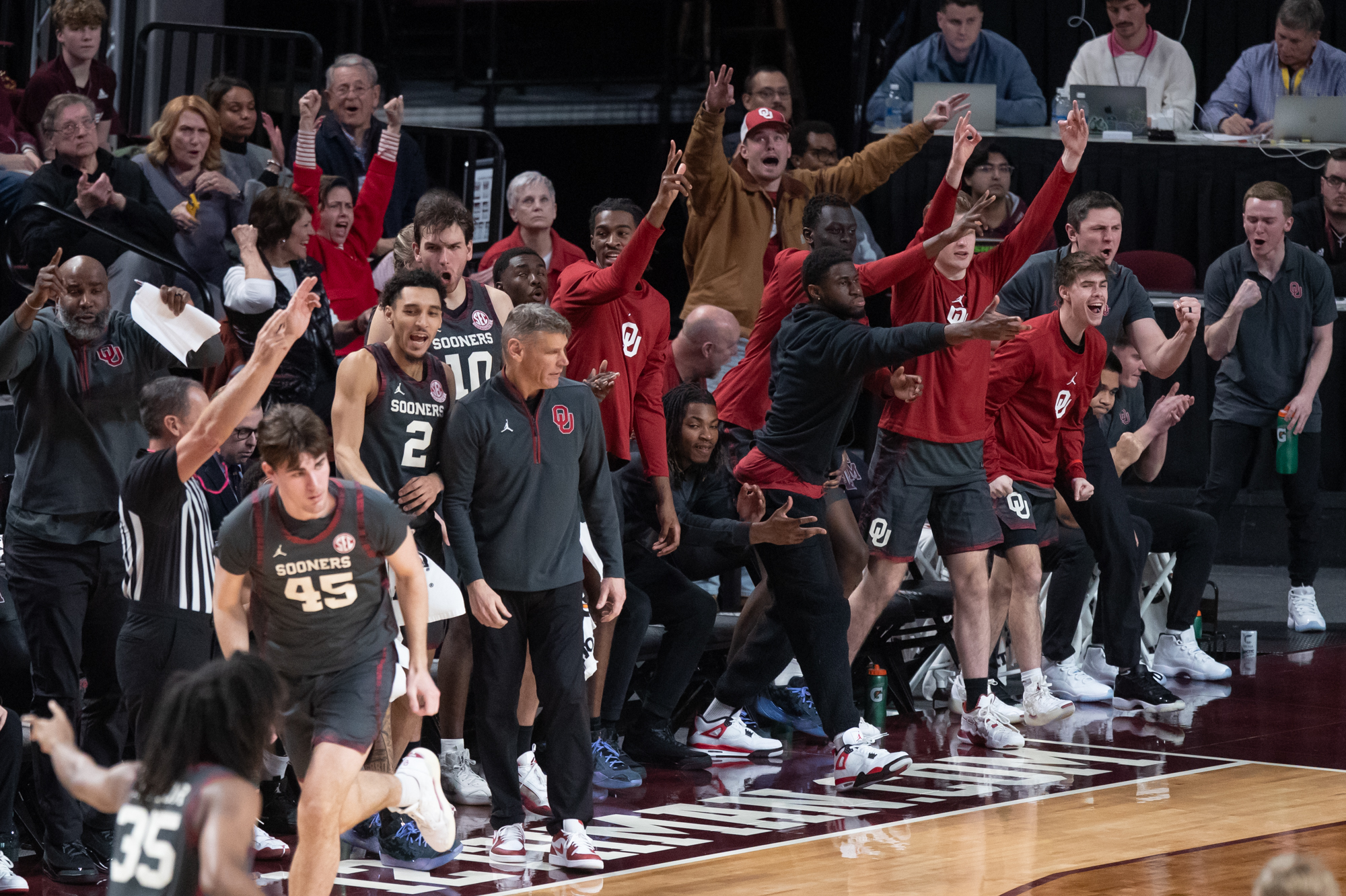 GALLERY: Men's Basketball vs. Oklahoma