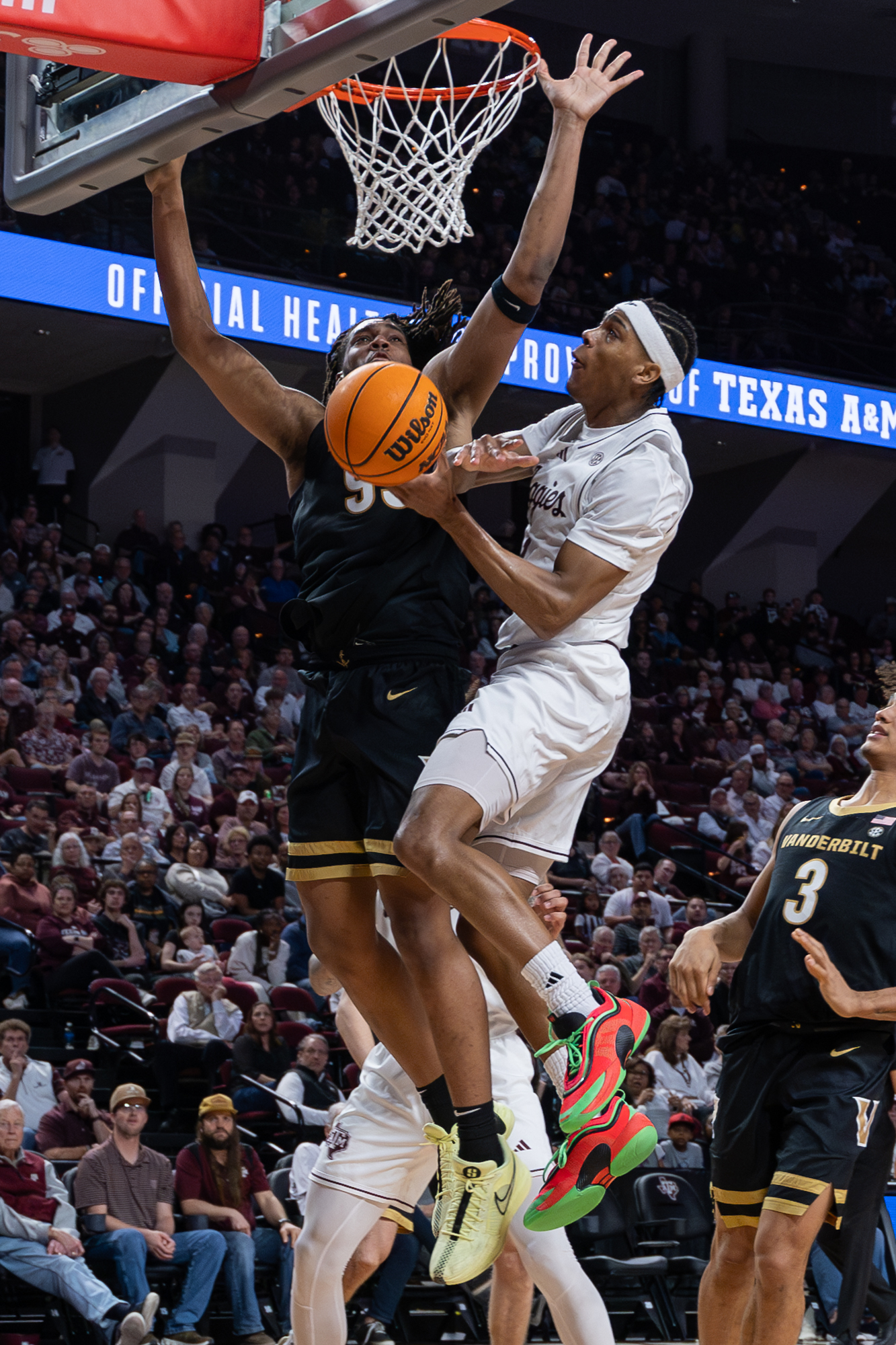 GALLERY: Men's Basketball vs. Vanderbilt