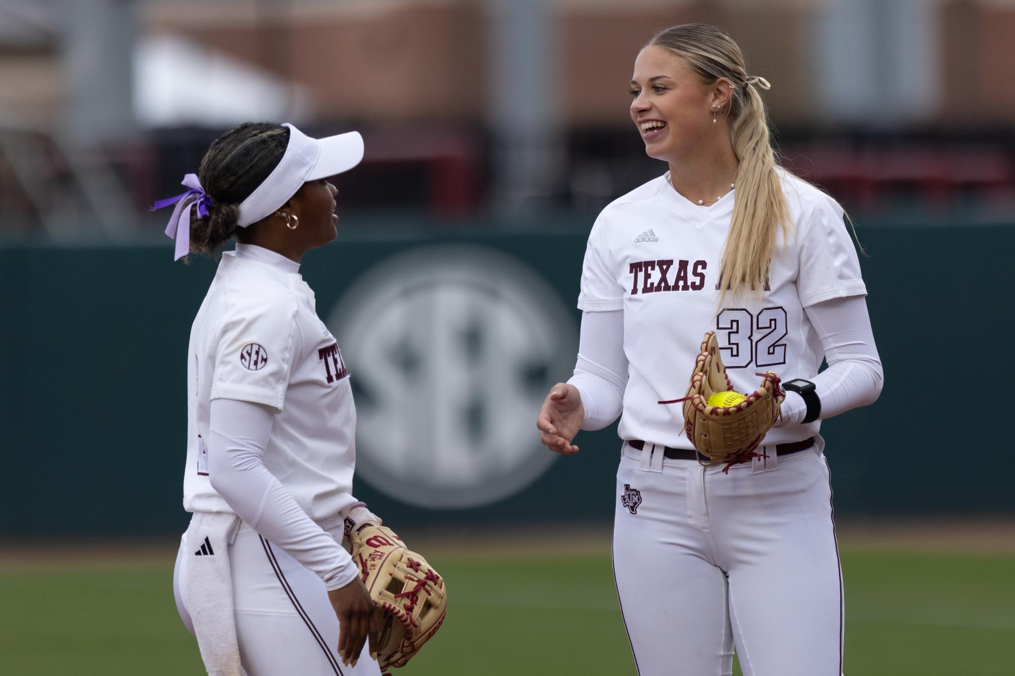 GALLERY: Softball vs. Texas State