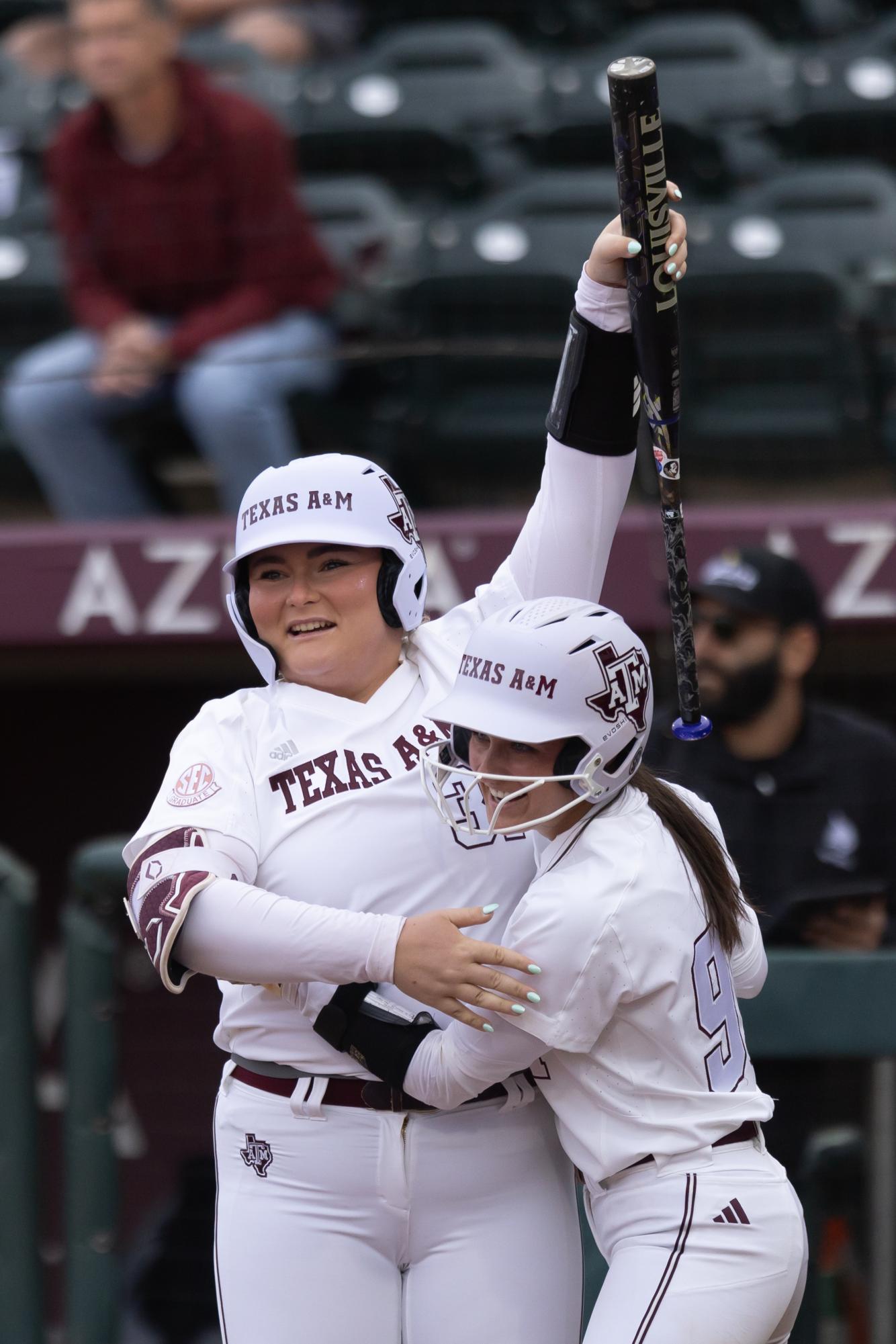 GALLERY: Softball vs. Texas State