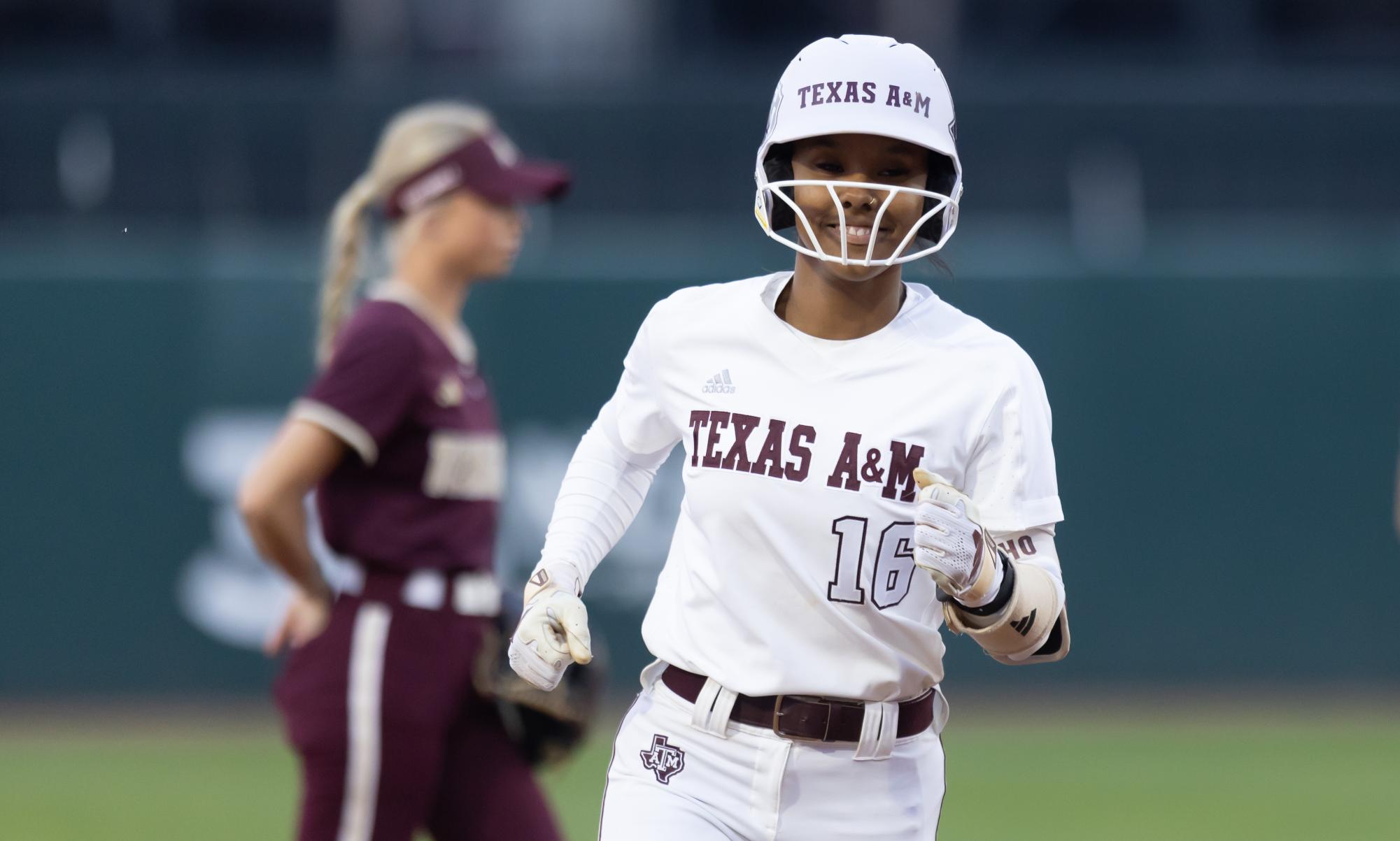 GALLERY: Softball vs. Texas State