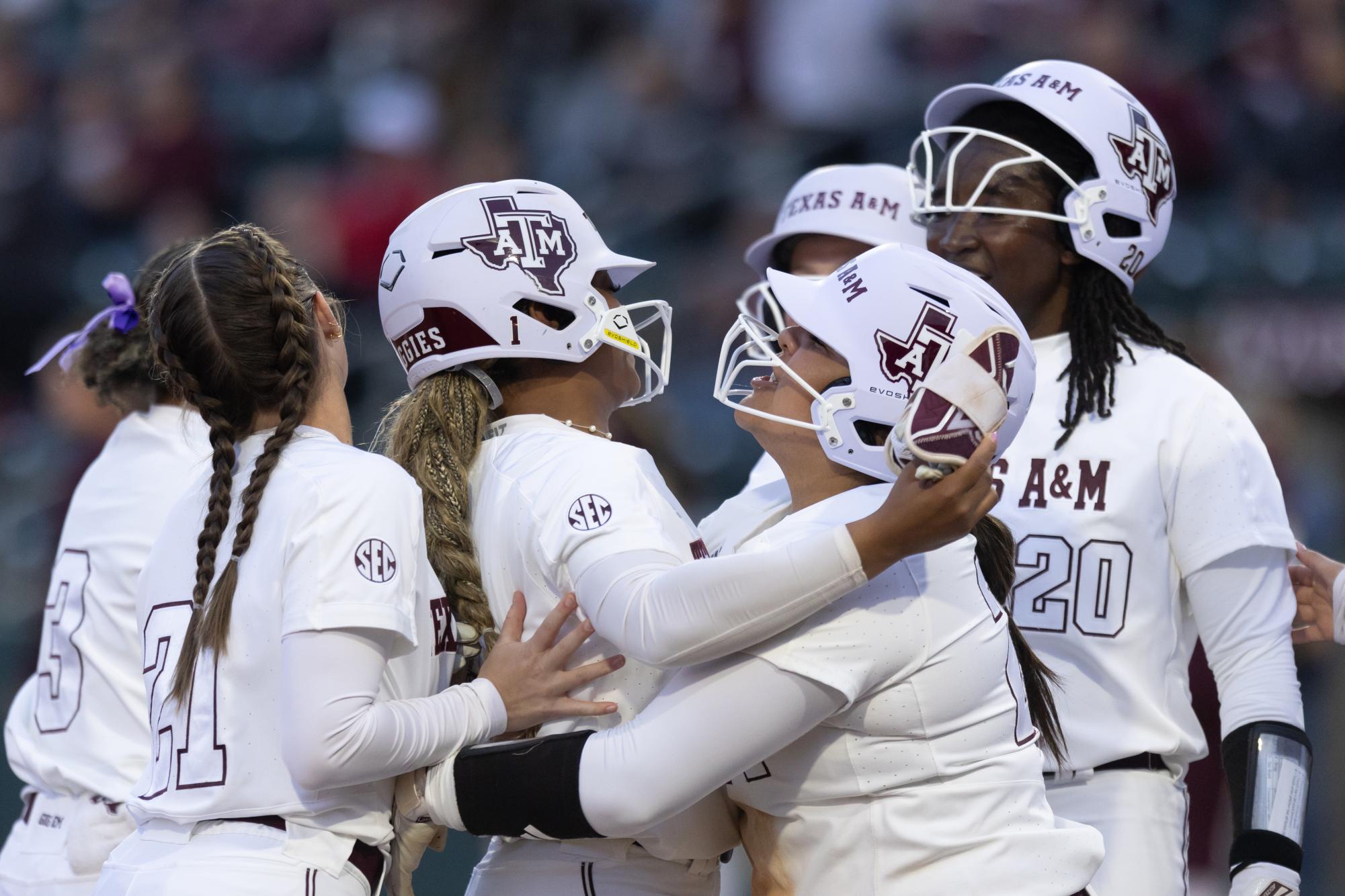 GALLERY: Softball vs. Texas State