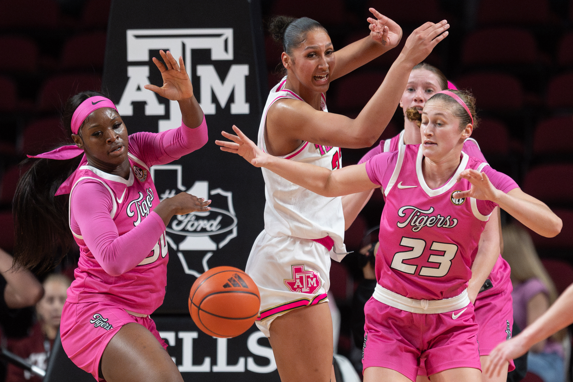 GALLERY: Women's Basketball vs. Missouri