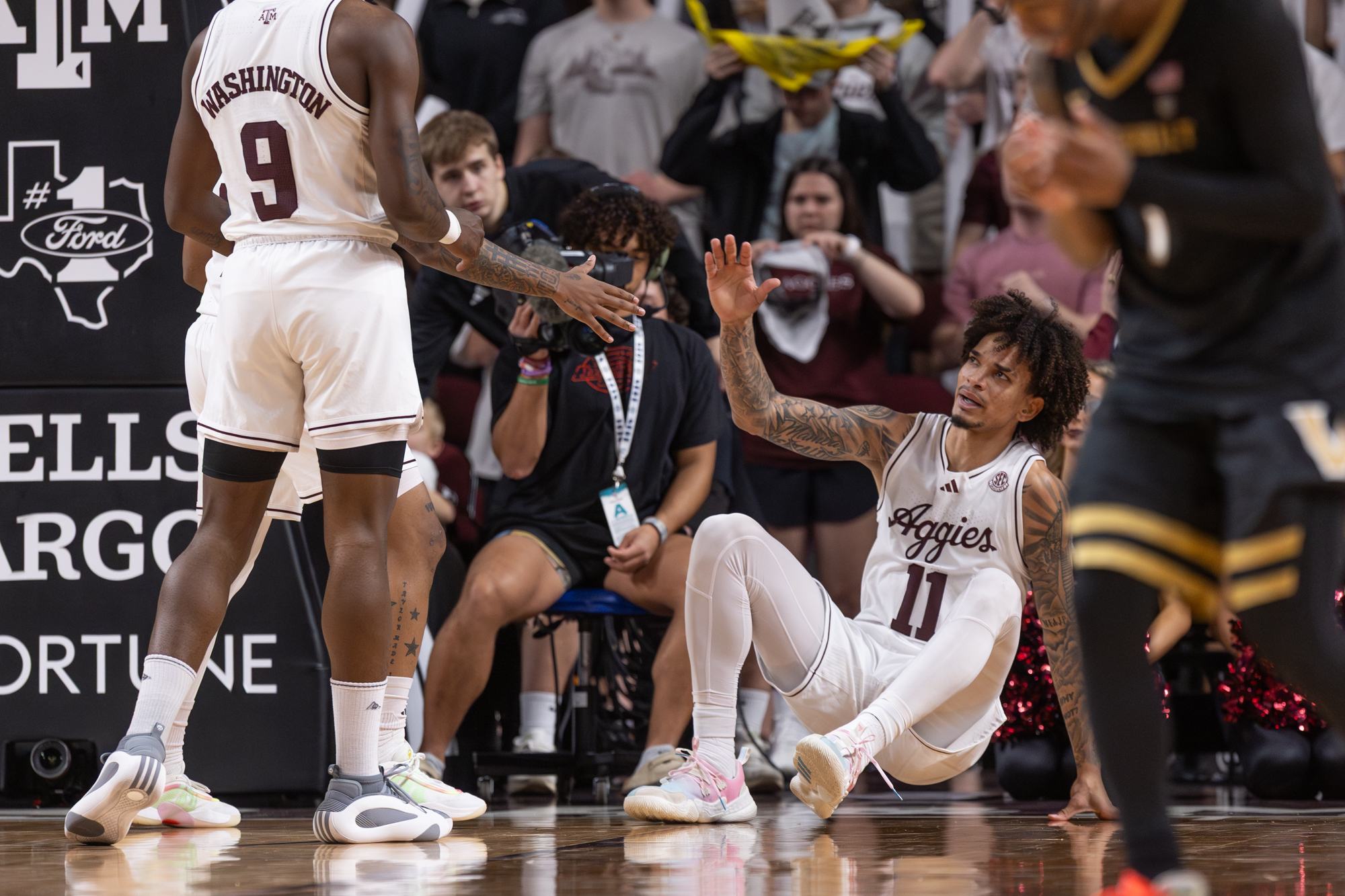 GALLERY: Men's Basketball vs. Vanderbilt