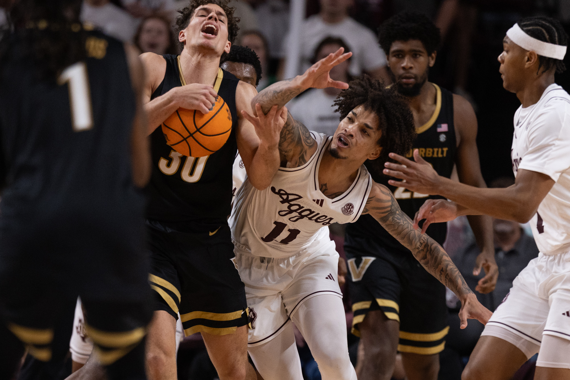 GALLERY: Men's Basketball vs. Vanderbilt