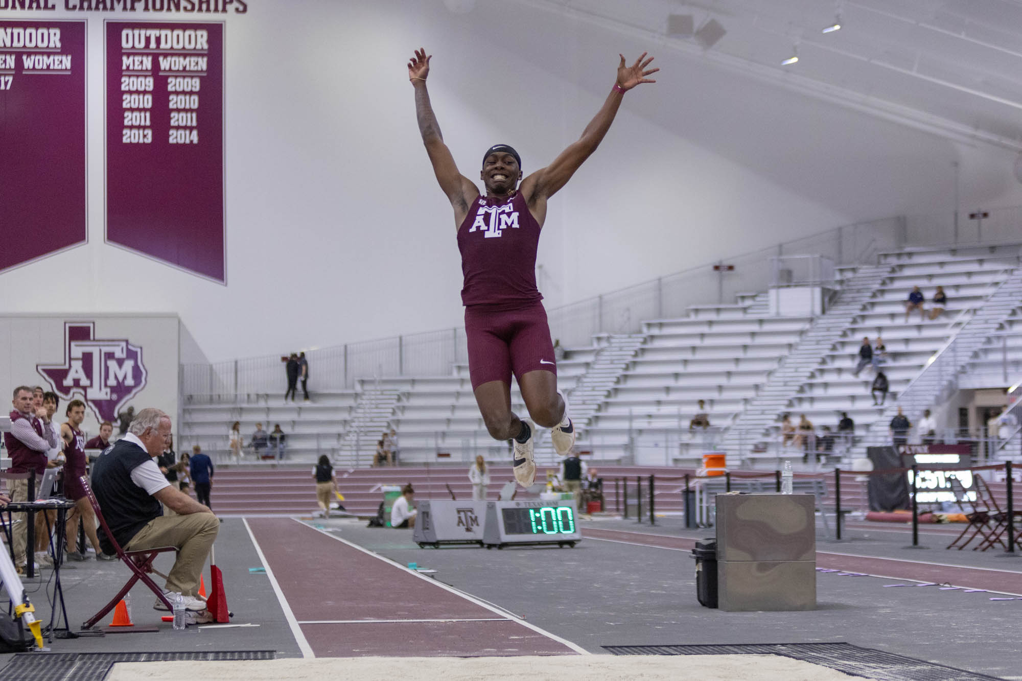 GALLERY: Indoor Track & Field Charlie Thomas Invitational