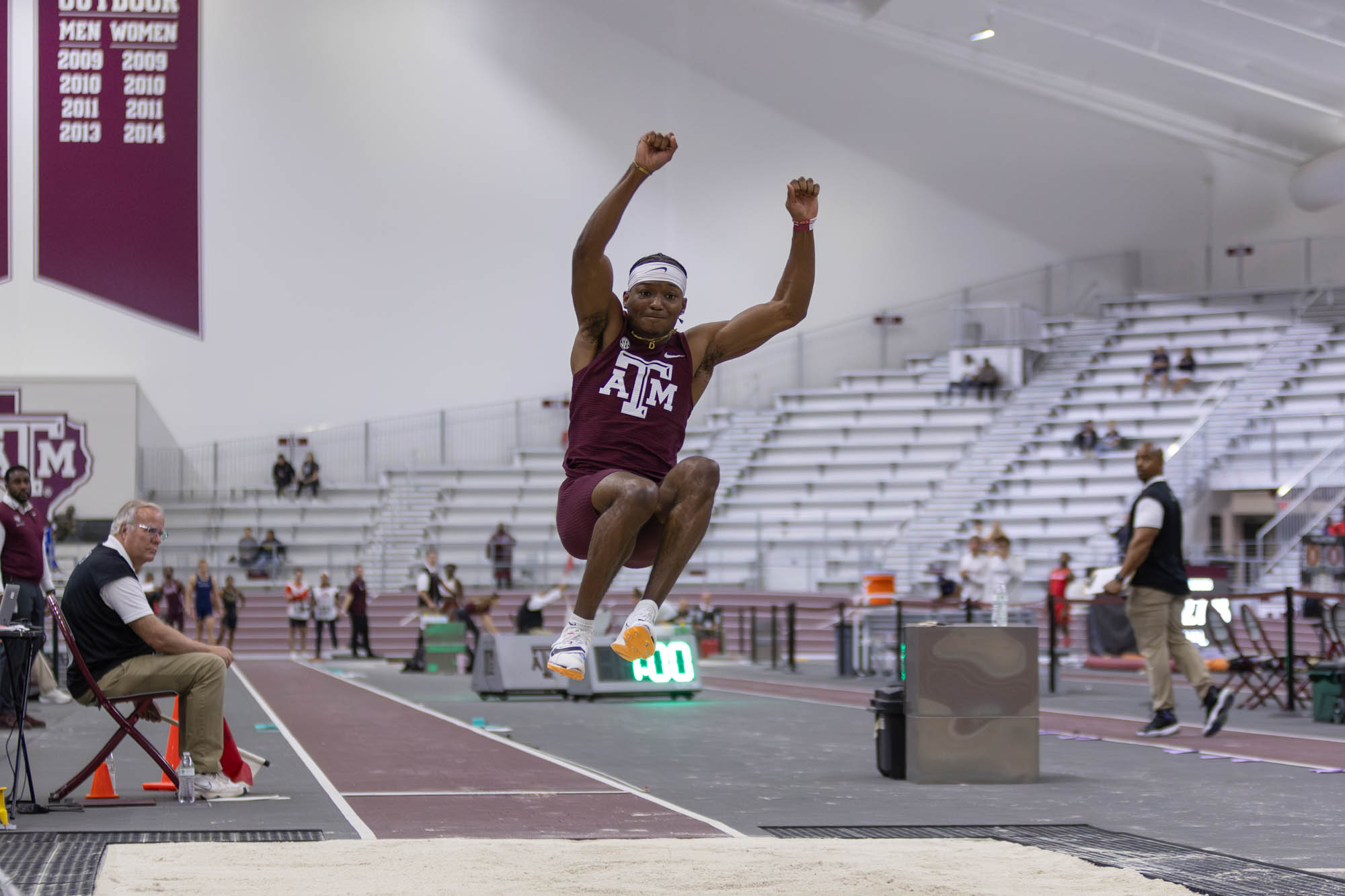 GALLERY: Indoor Track & Field Charlie Thomas Invitational