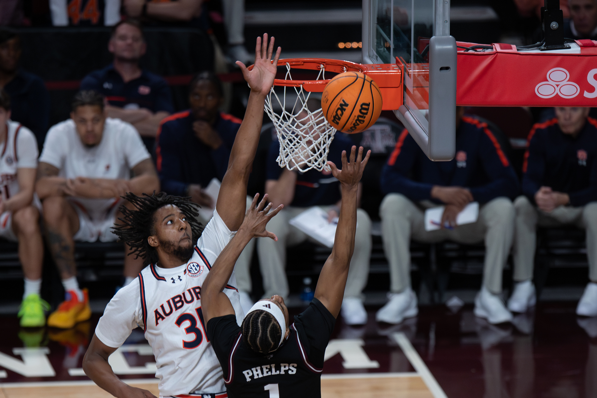 GALLERY: Men's Basketball vs. Auburn