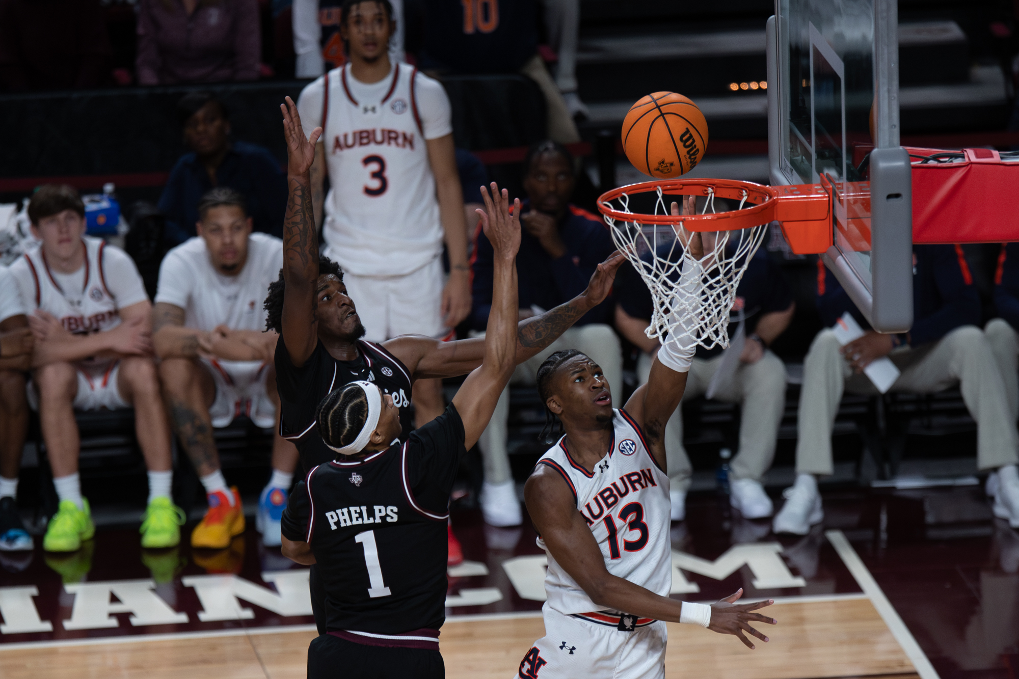 GALLERY: Men's Basketball vs. Auburn