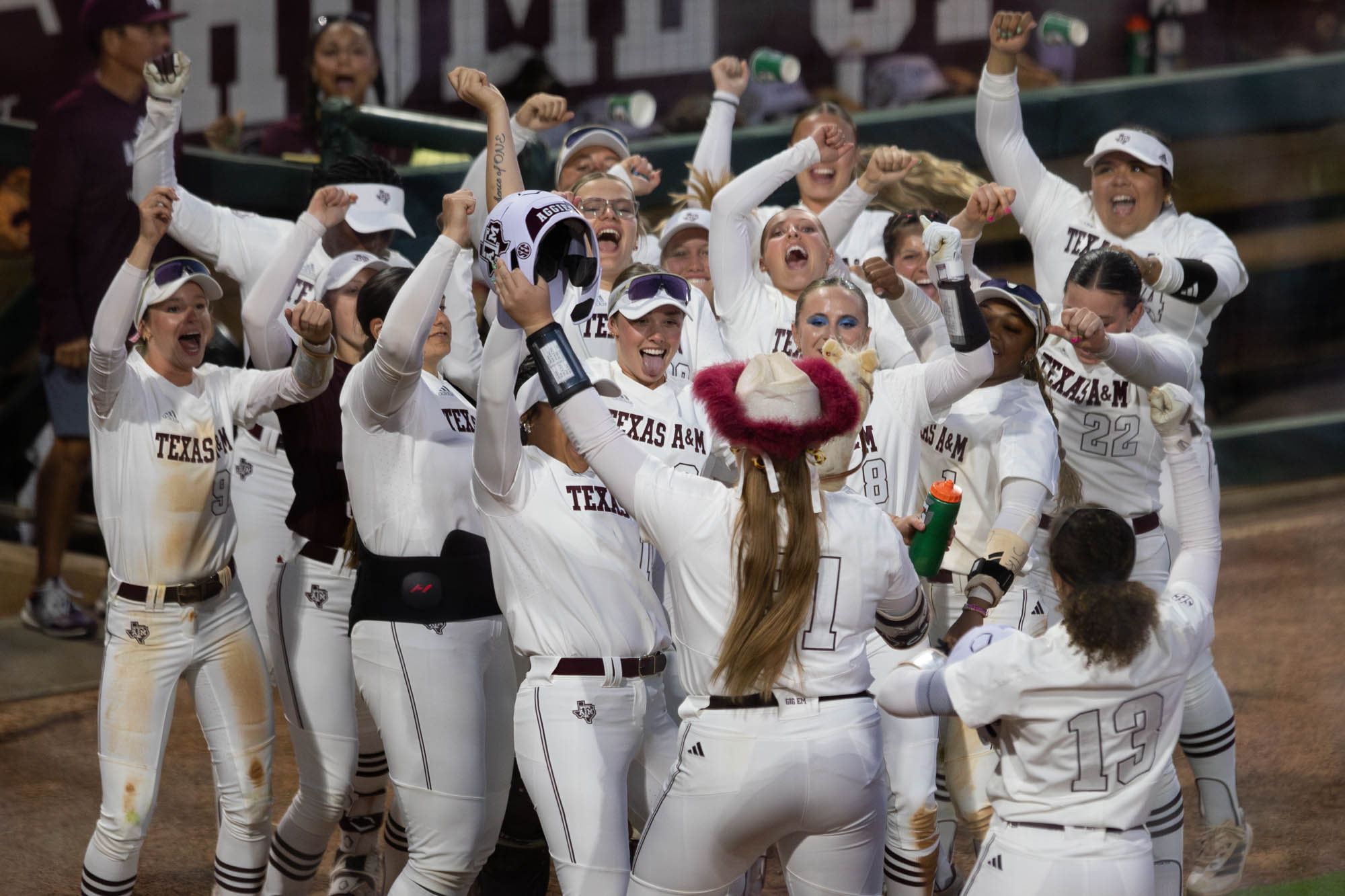 GALLERY: Softball vs. Alabama