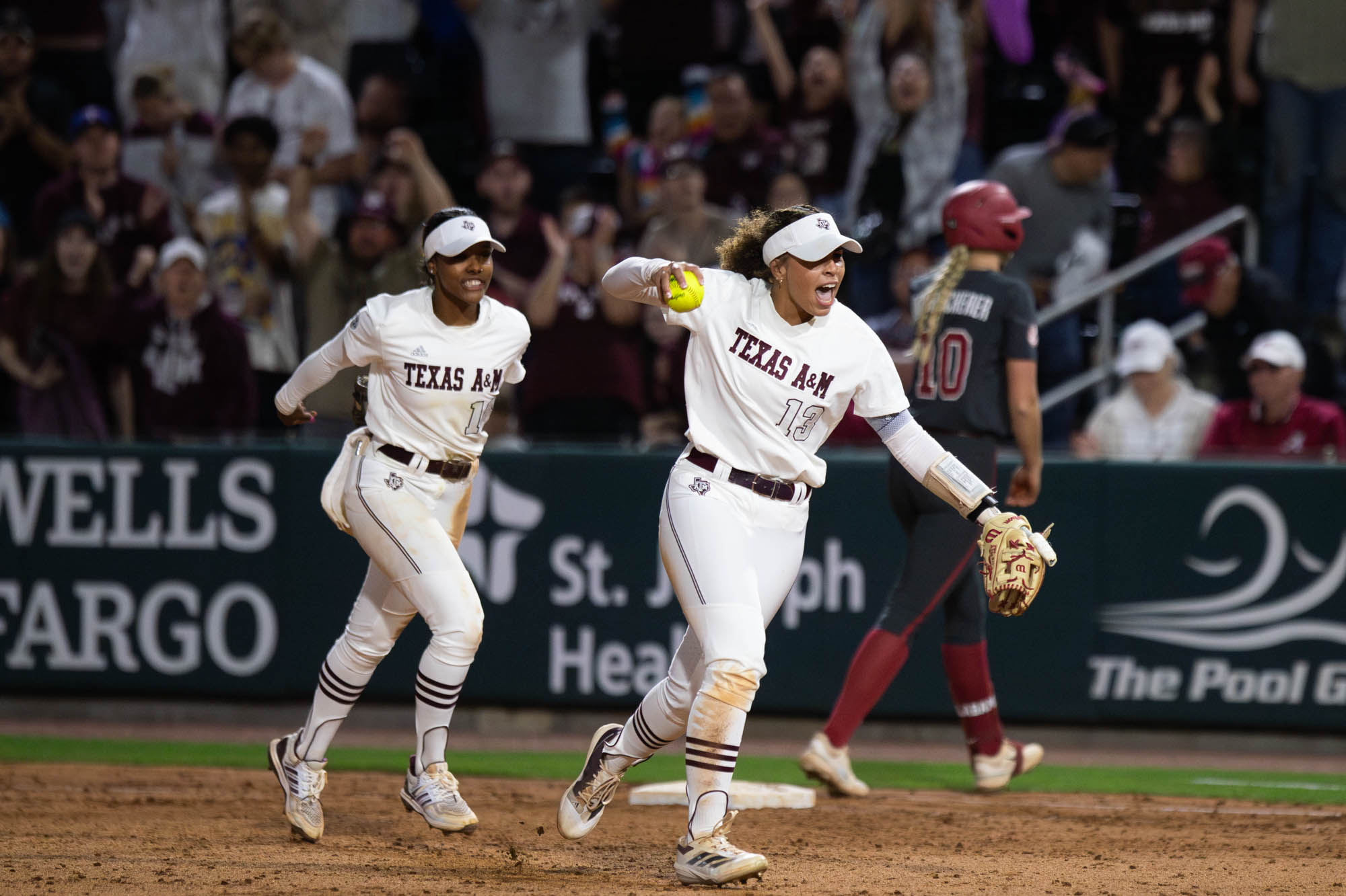 GALLERY: Softball vs. Alabama