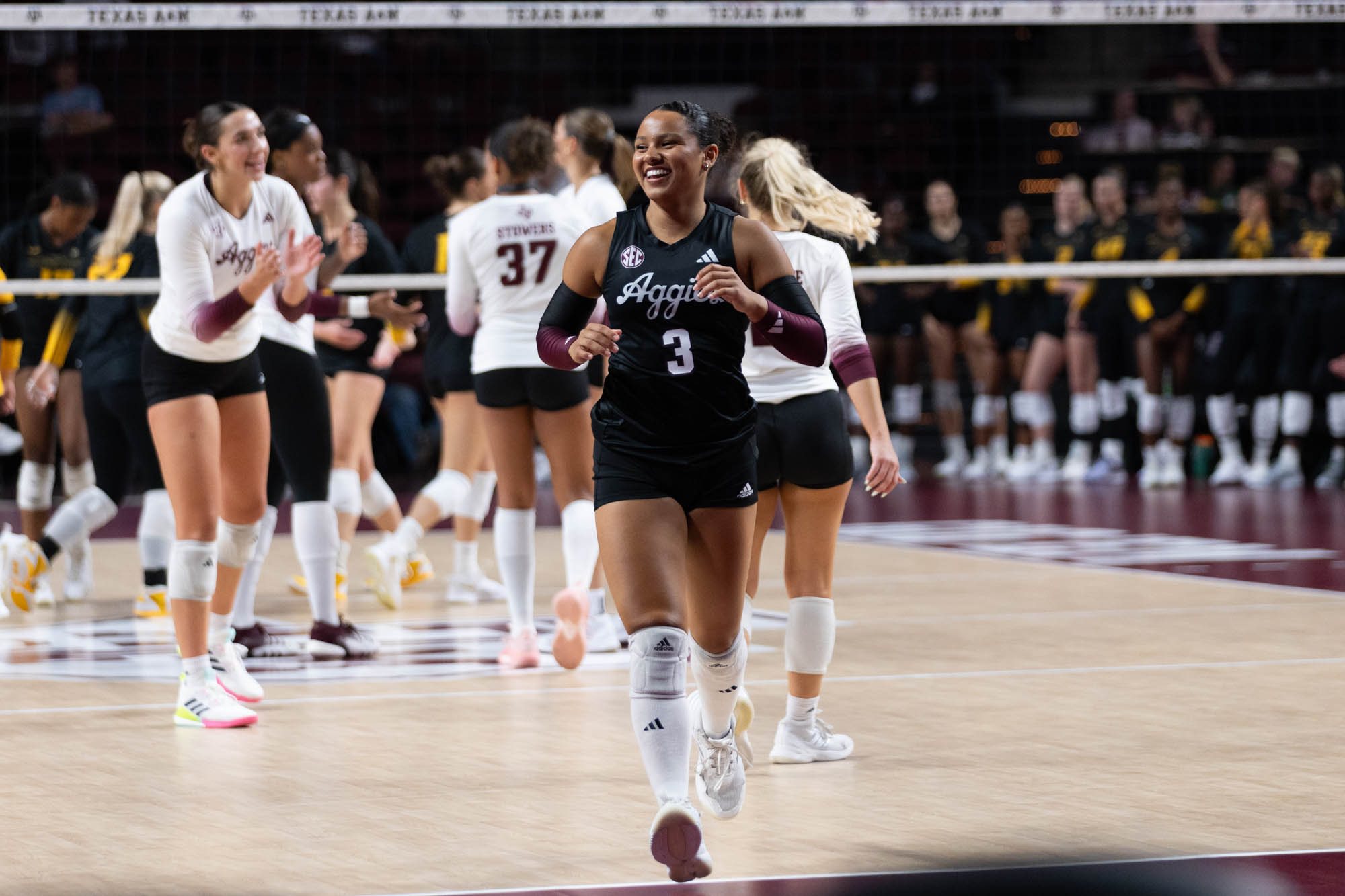 GALLERY: Volleyball vs. Missouri